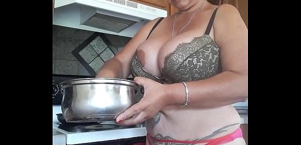  Cooking in tanga